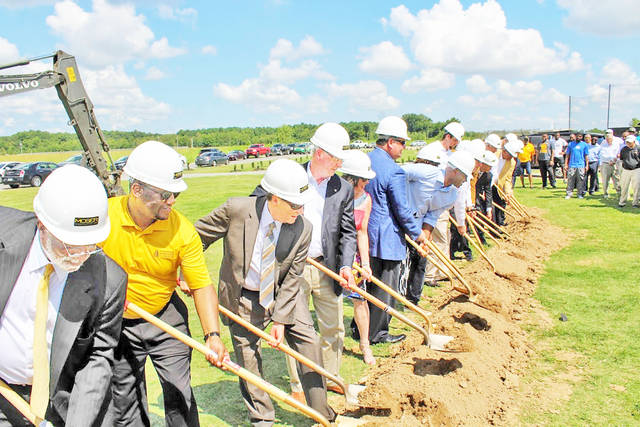 Governor helps break ground at new UAPB facility