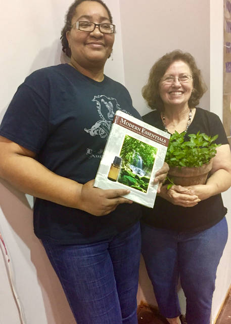 Heart-N-Hands EHC presents essential oils, other pain relieving methods