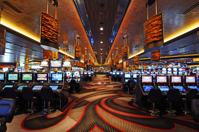 Arkansas governor names special justice for casino cases