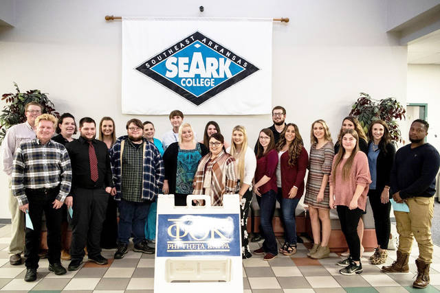 SEARK inducts new Phi Theta Kappa members