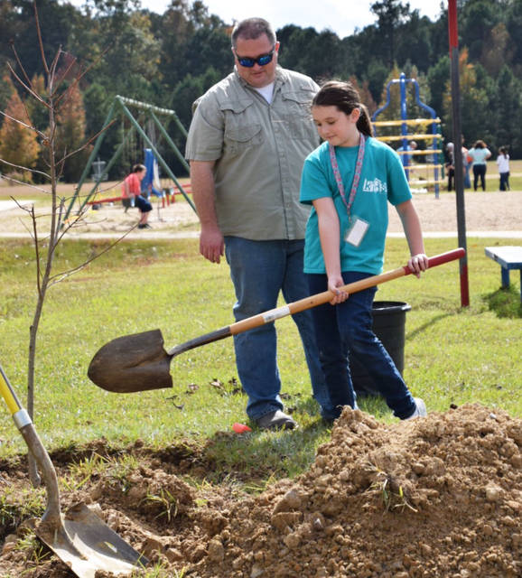 Gandy thanks forestry officials for grant at Arbor Day event