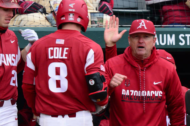 Hogs Outlast Bears For Third-Straight Win