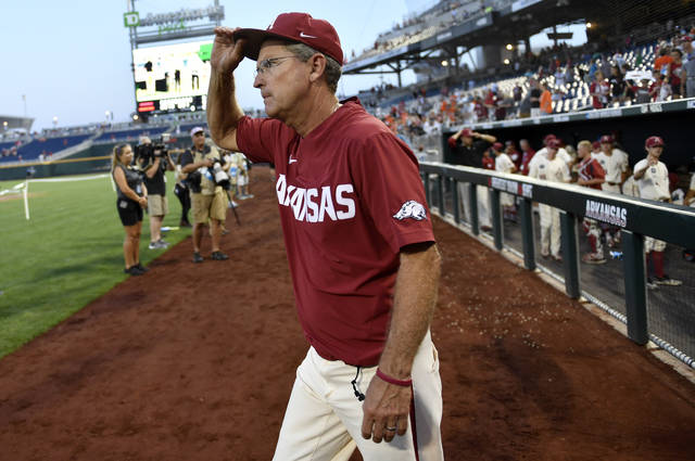 Arkansas coach Van Horn gets contract extension after CWS