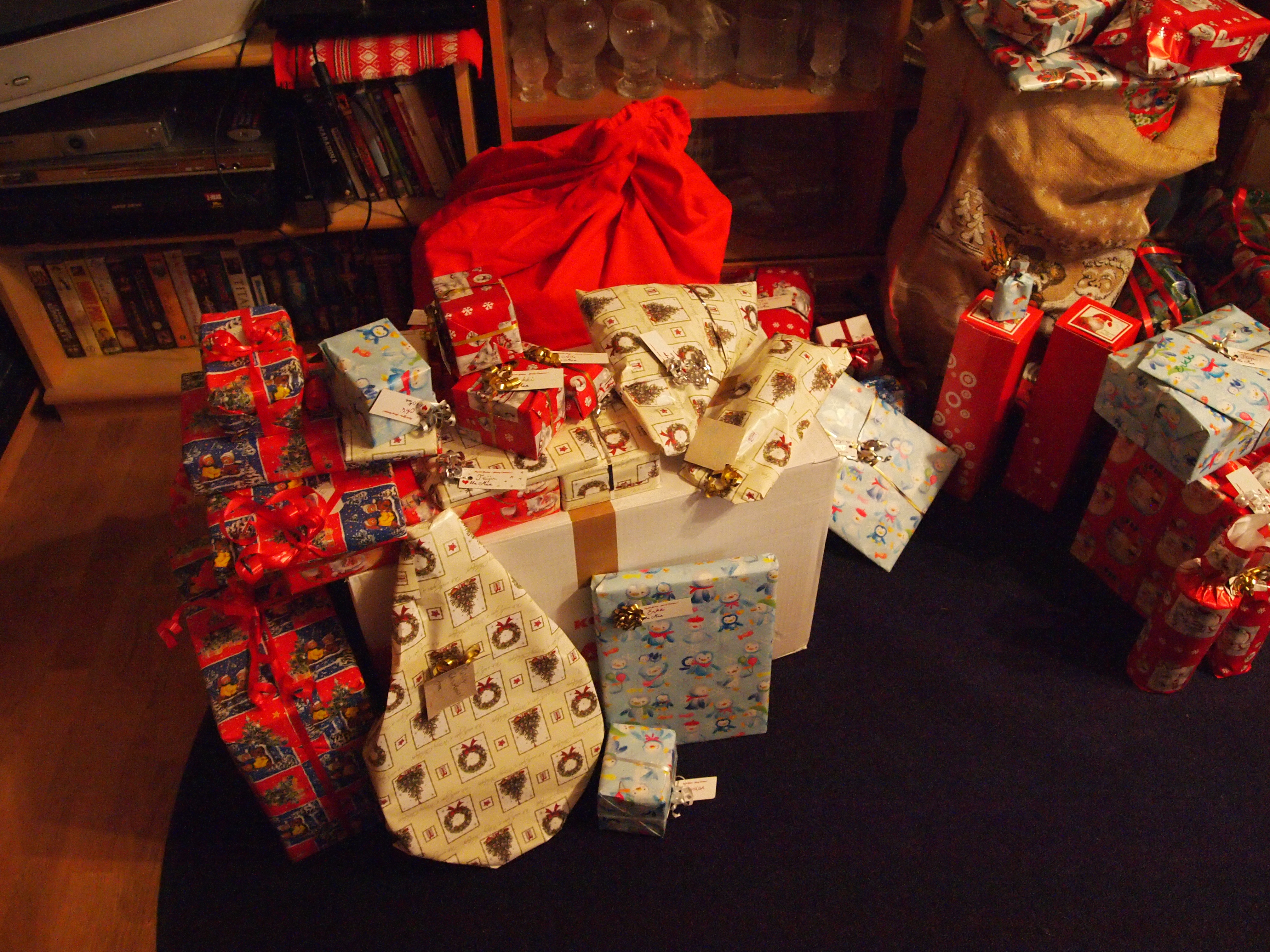 10 subtle ways to find out what they want for Christmas without asking