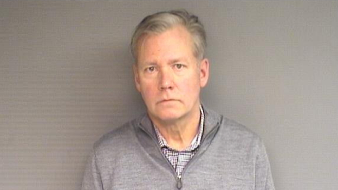 ‘To Catch a Predator’ host Chris Hansen arrested, charged with passing bad checks