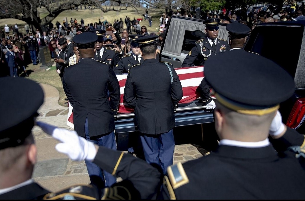 At funeral, oldest WWII veteran, 112-year-old Richard Overton, remembered as devoted soldier