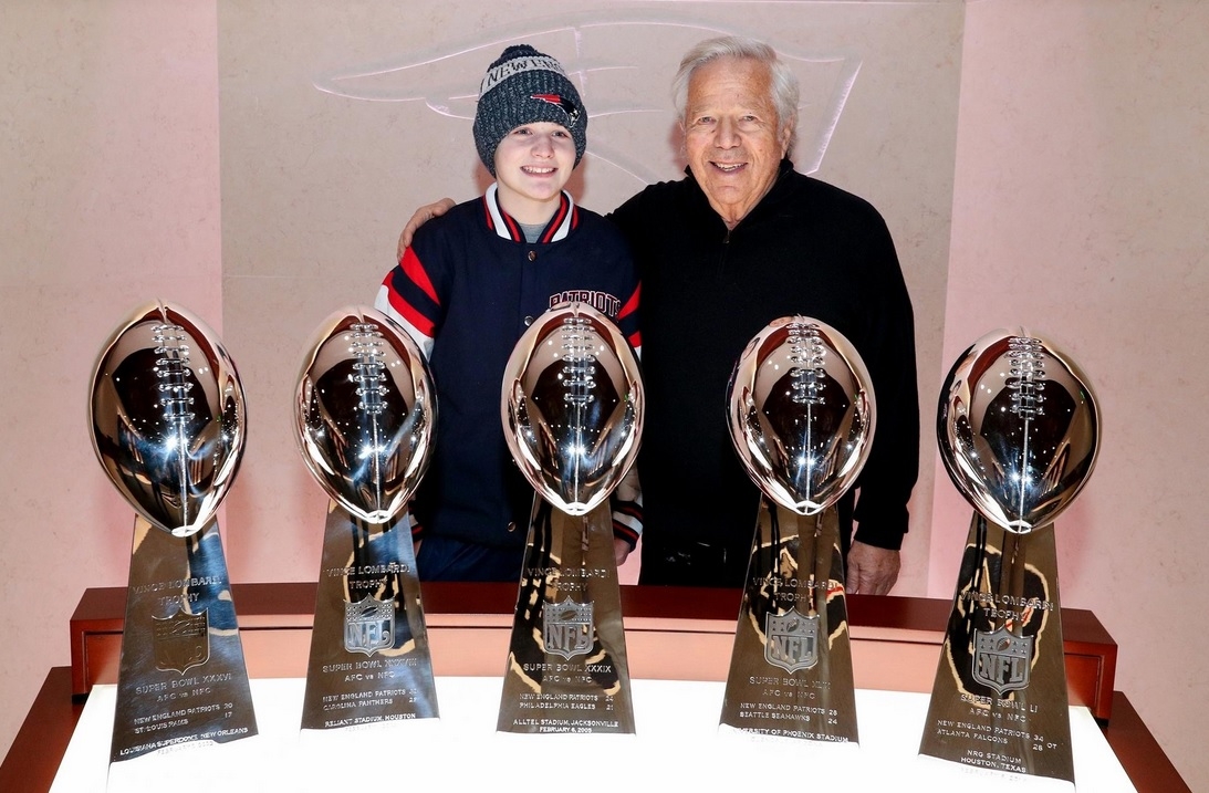 Patriots star delivers Super Bowl tickets to bullied 7th-grade girl with NFL QB aspirations
