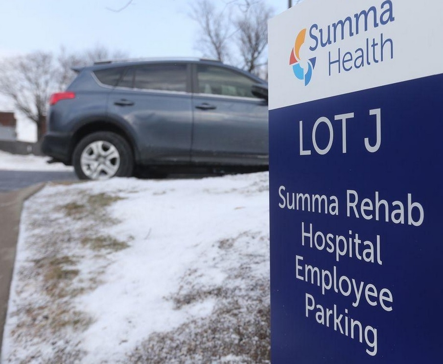 Ohio hospital worker nearly freezes to death after 7 1/2 hours collapsed in parking lot