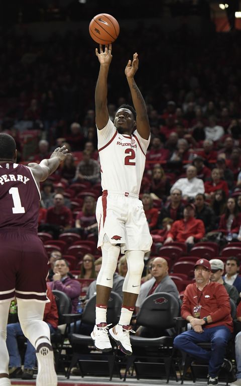 Mississippi State shuts down Arkansas 77-67