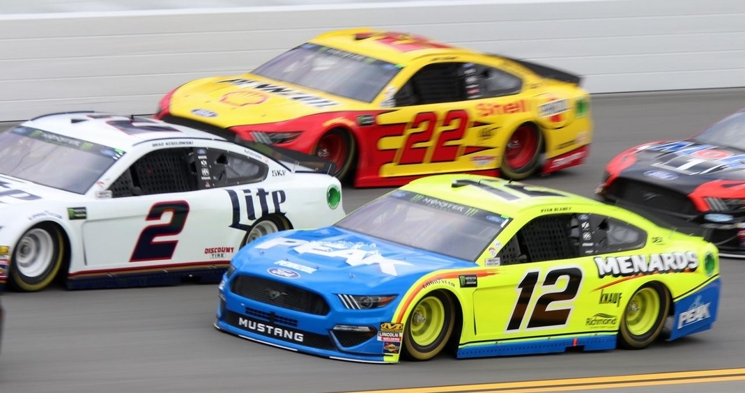 Daytona 500: Ford’s hopes rest in new Mustang