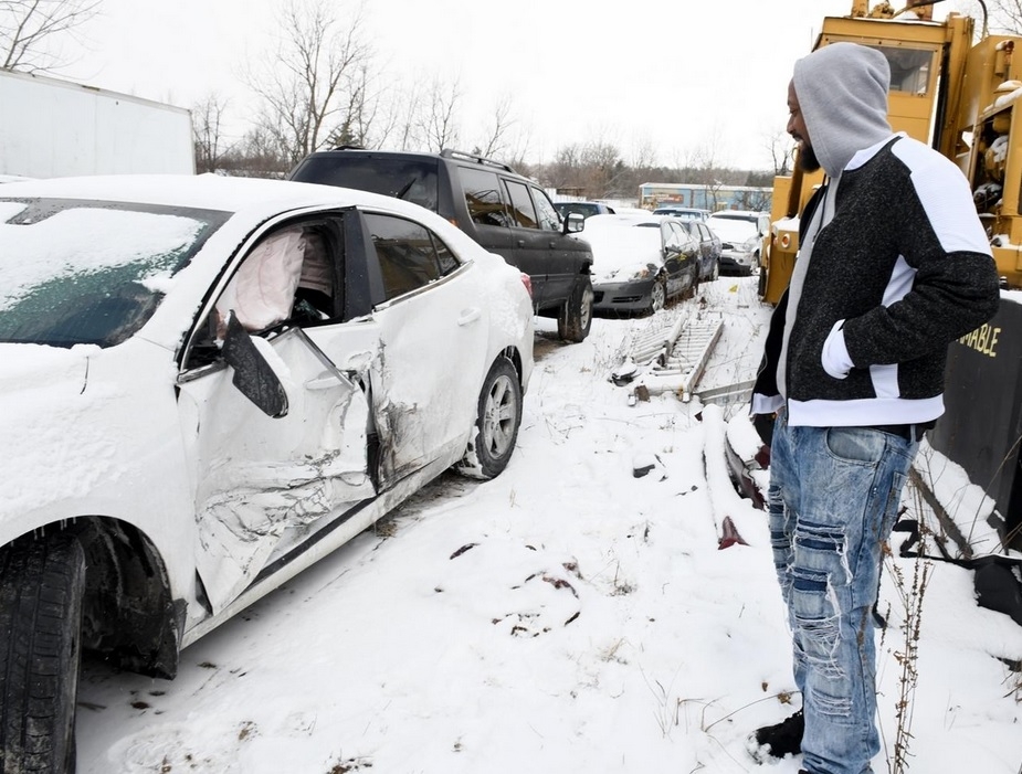 Ohio pileup involving at least 100 cars injures 19 people