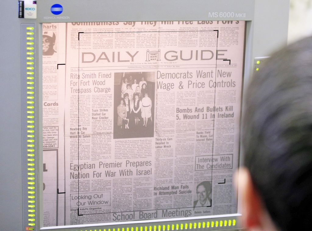 Decline in readers, ads leads many newspapers to fold