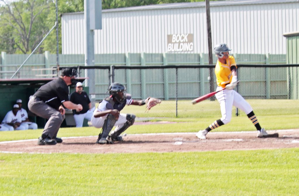 Wildcats corral Zebras in baseball doubleheader