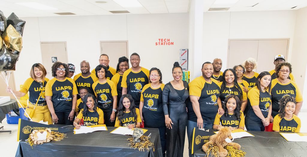 UAPB signs 4 PBHS students to spirit team Friday