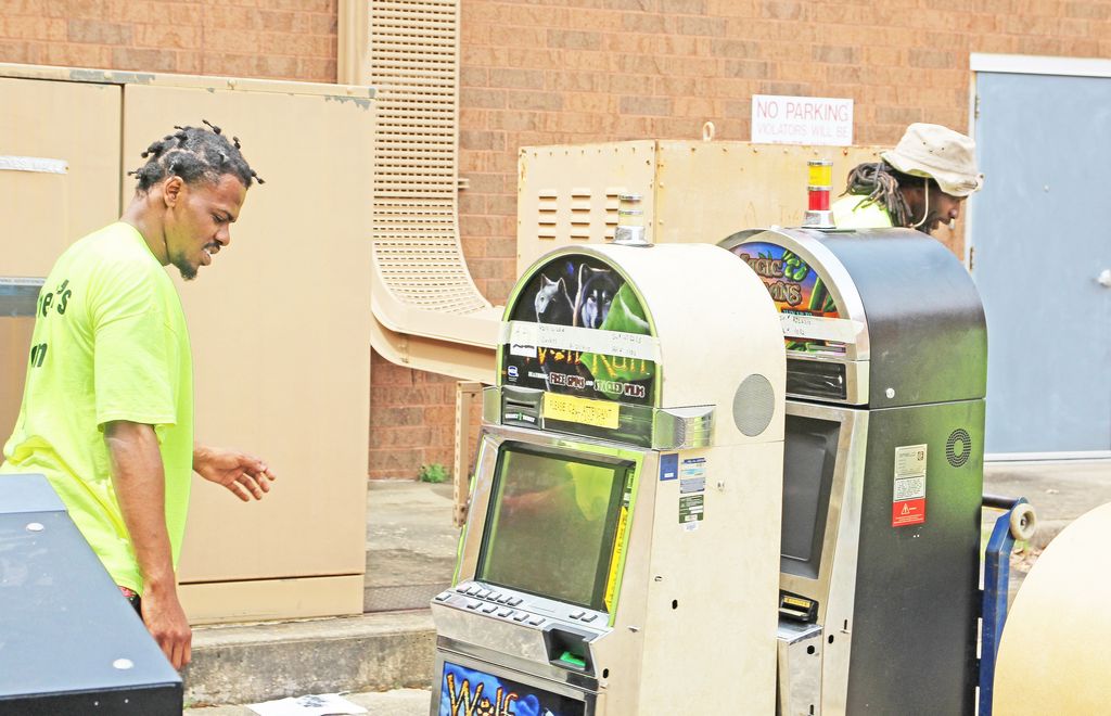 Sheriff’s Office destroys illegal gambling machines