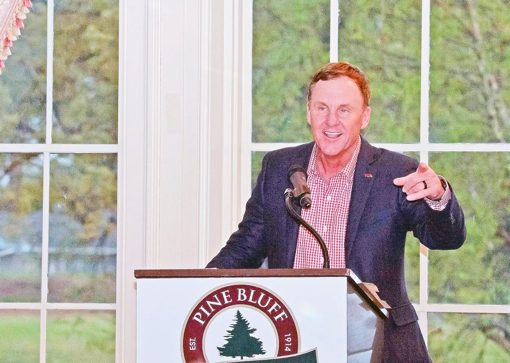 Chad Morris speaks to PB Razorback Club