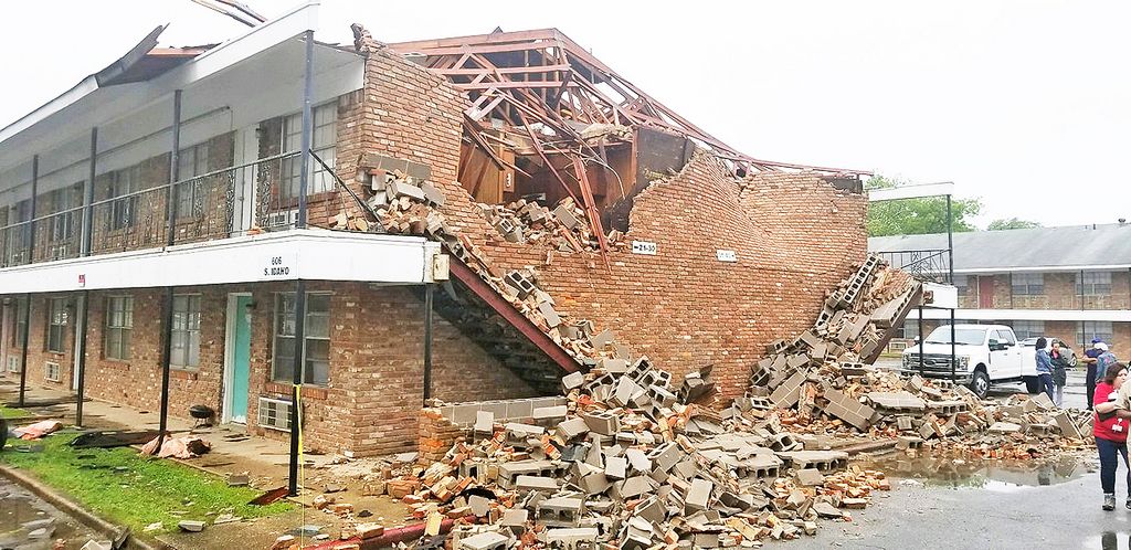 Tornado hits Broadmoor neighborhood