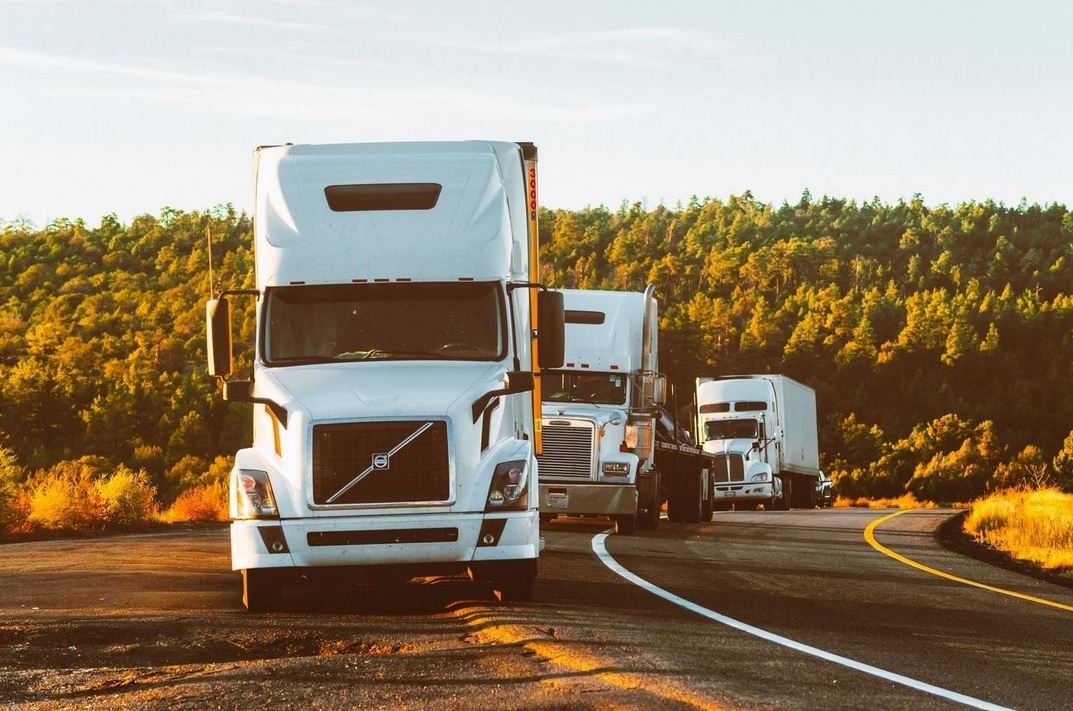Self-driving semi truck tested on Florida highway
