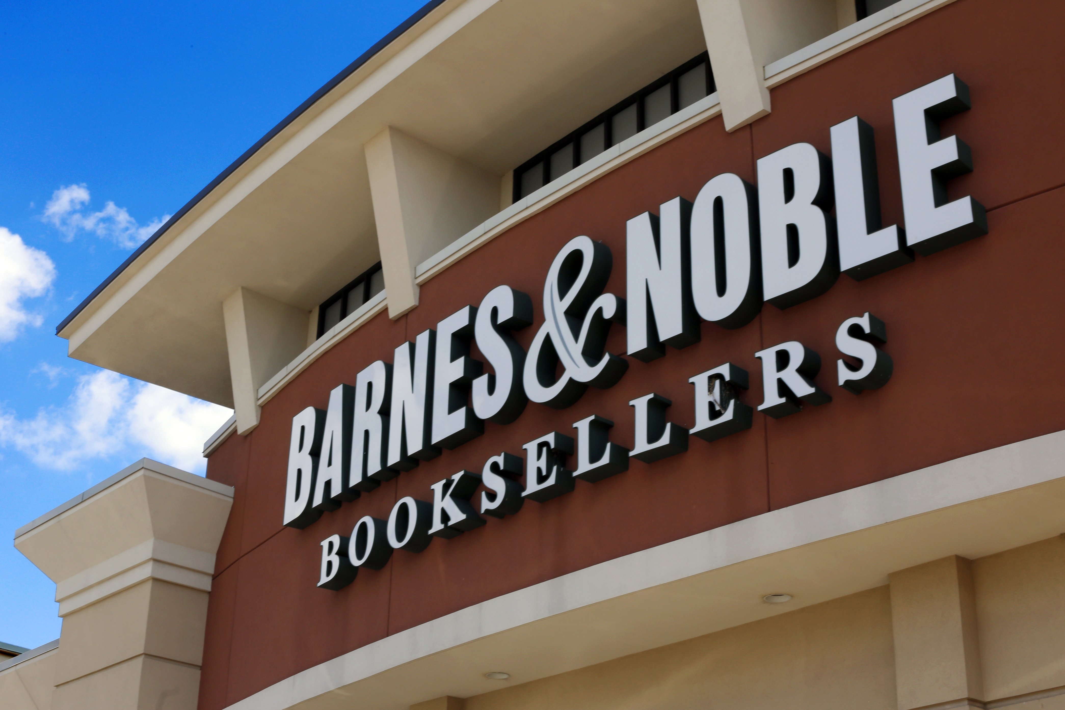 Barnes &amp; Noble sold to hedge fund for $638 million
