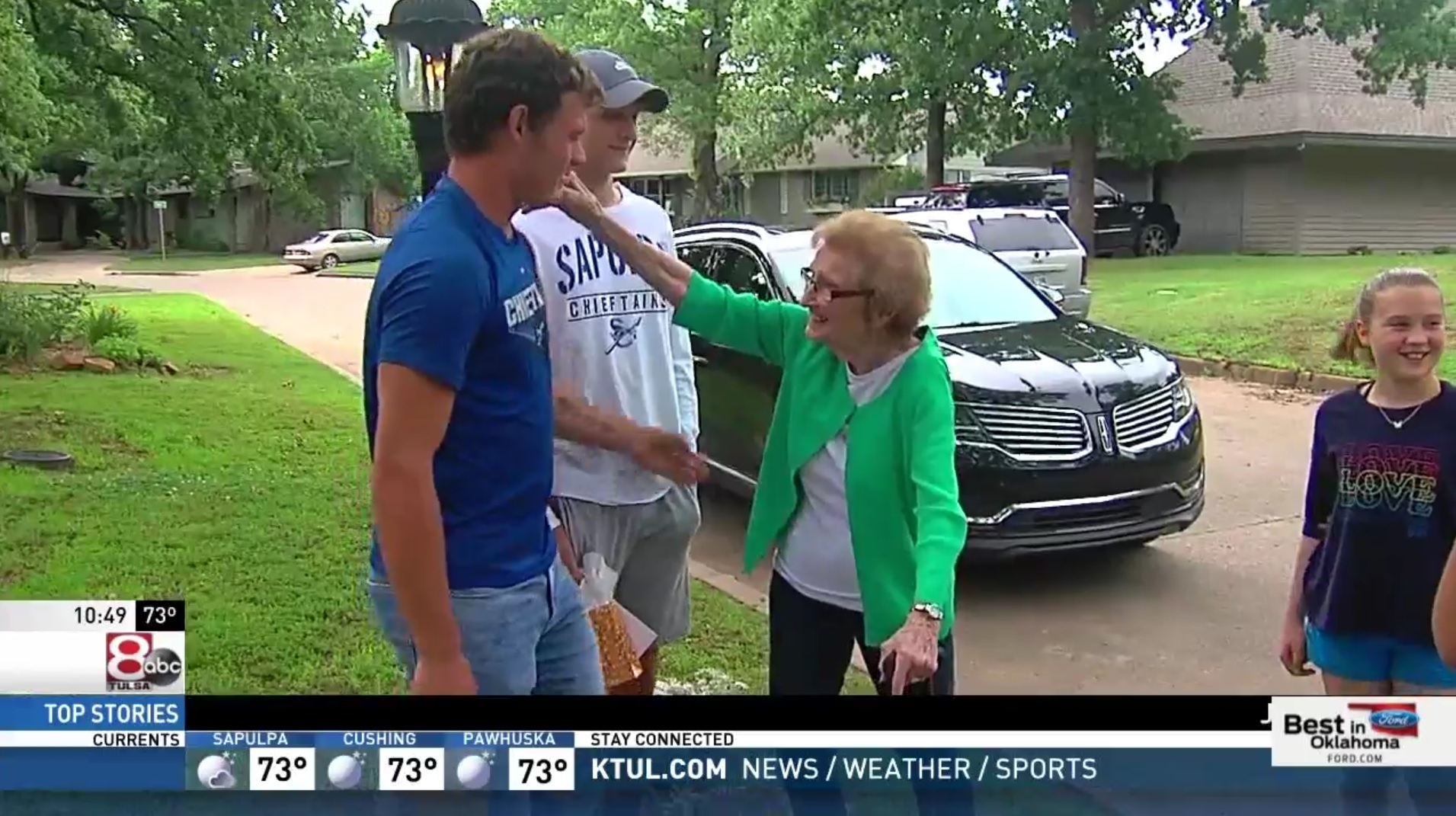 Oklahoma teens rush into burning home to save 90-year-old neighbor