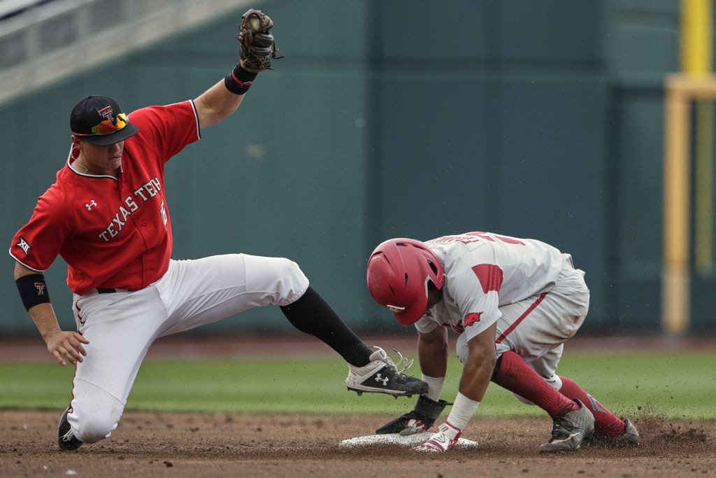 Masters’ hit gives Tech 5-4 win at CWS, sends Hogs home