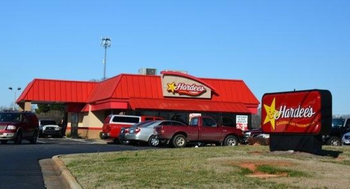 N.C. man sues Hardee’s, claims civil rights issue over hashbrowns