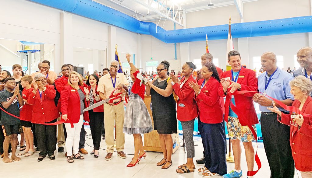 Hundreds celebrate PB aquatics center grand-opening