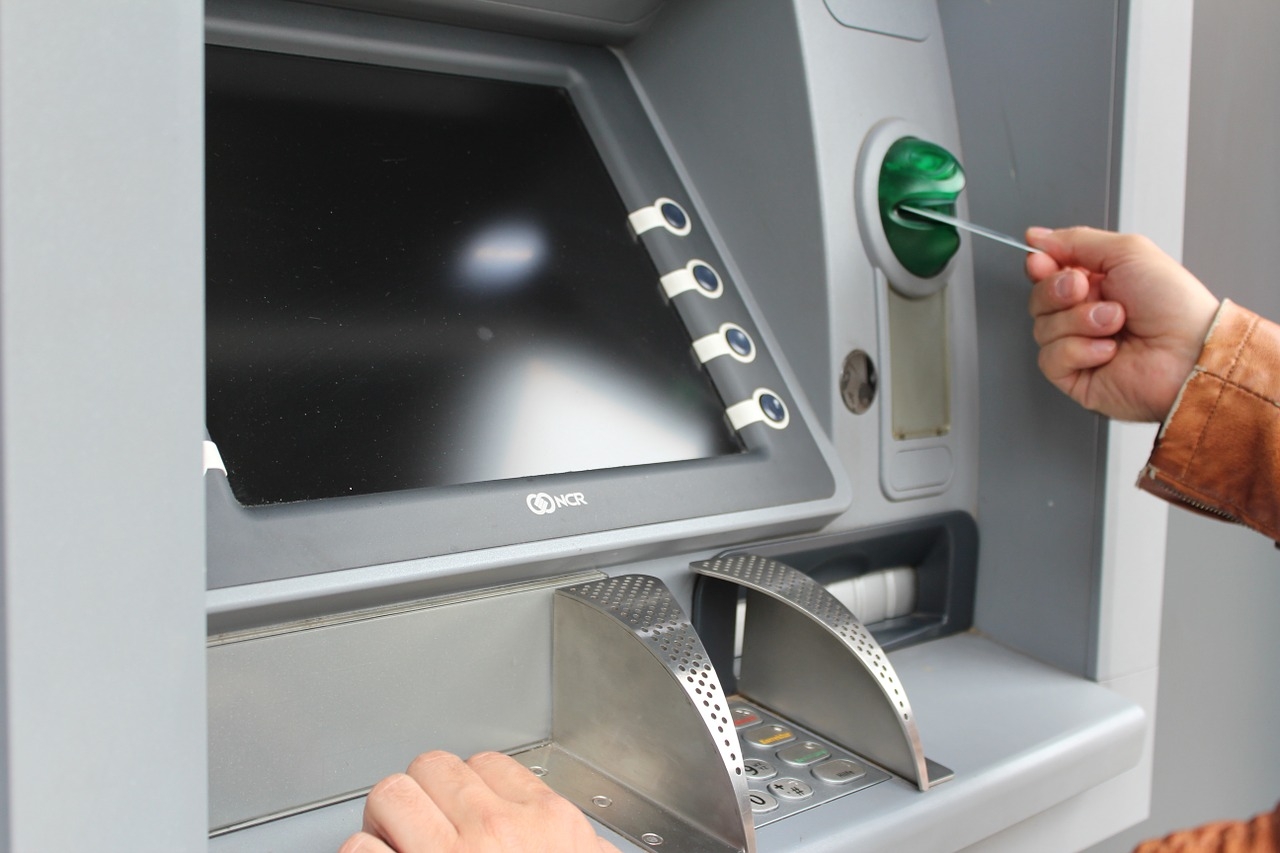 Fees to use bank ATMs hit an all-time high nationwide