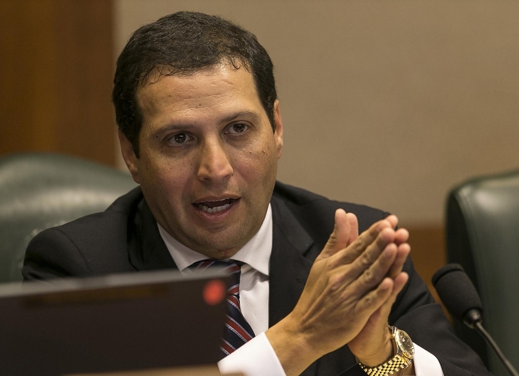 Texas lawmaker accused of dropping envelope of cocaine at airport