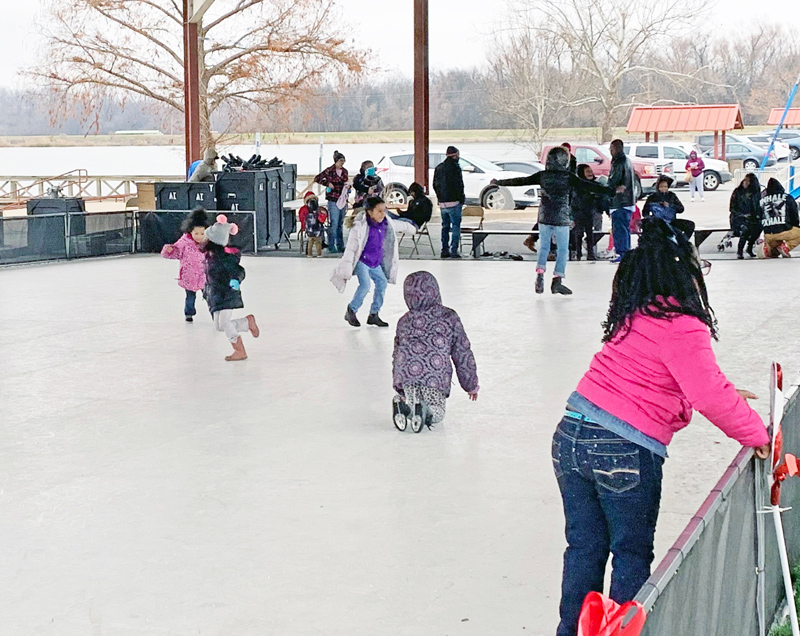 Mistletoe Magic provides holiday fun, cheer