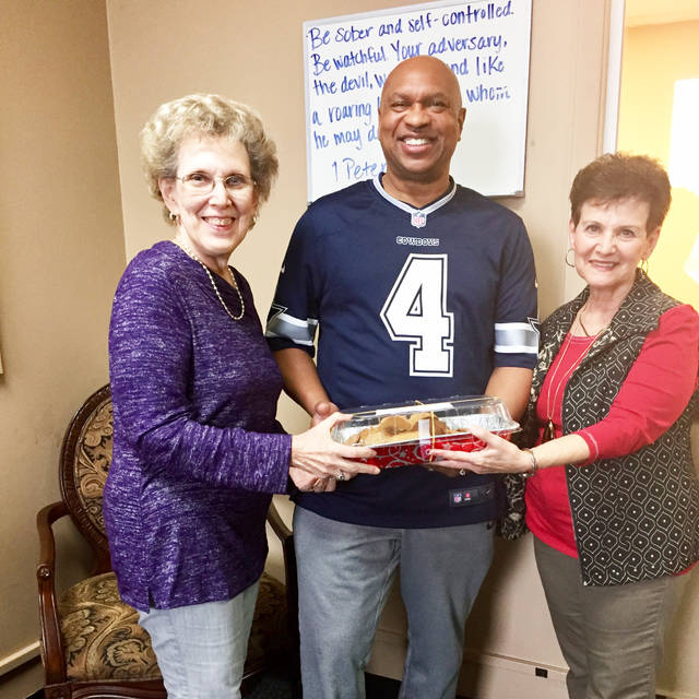 Jefferson County EHC clubs honor officials with cookies
