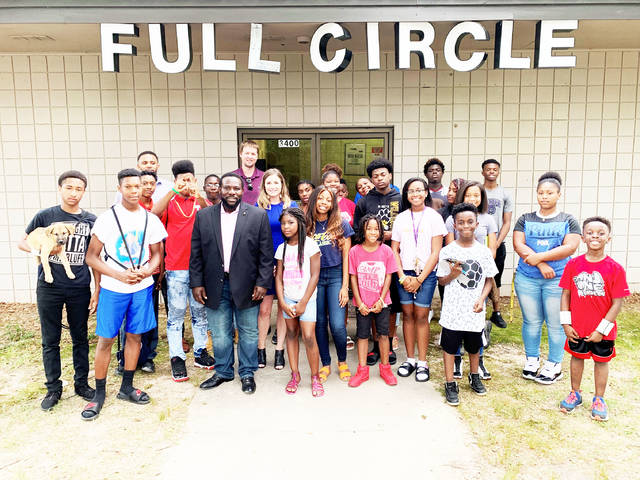 Pine Bluff IT expert unveils tech careers to Full Circle teens
