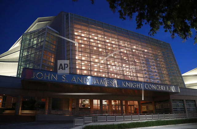2020 Democrats converge in Miami for 1st night of debates