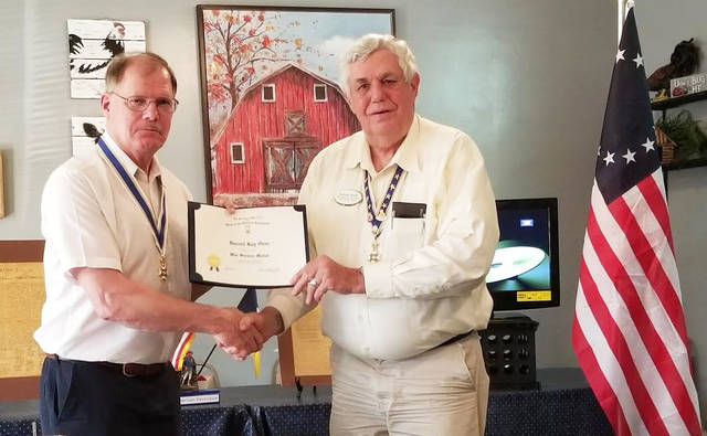 Bayou Bartholomew Sons of American Revolution give award
