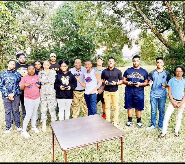 Ivy Center hosts drone event with future engineers