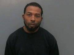 bond set in shoplift turned robbery