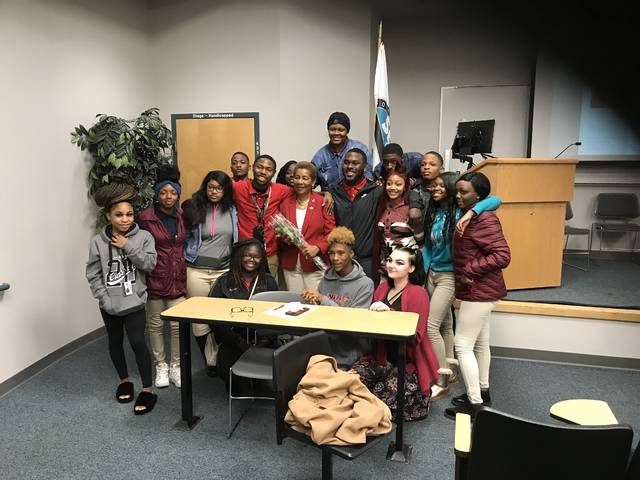 Mayor Washington encourages Jefferson Area Technical Career Center students during visit