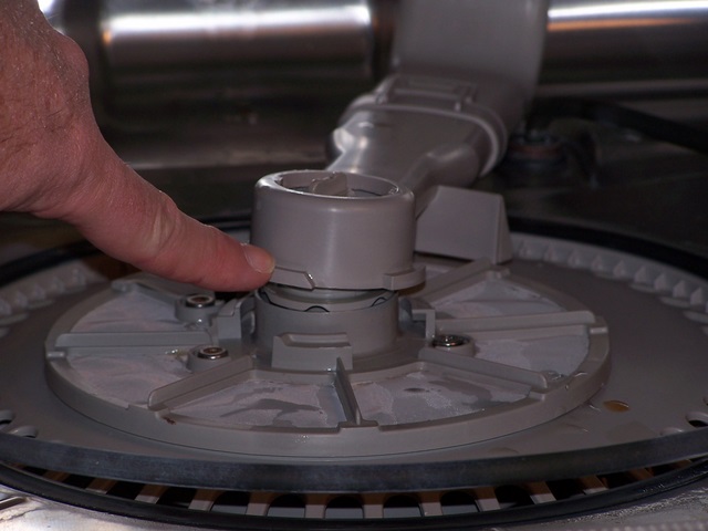 When to call in a dishwasher repairman