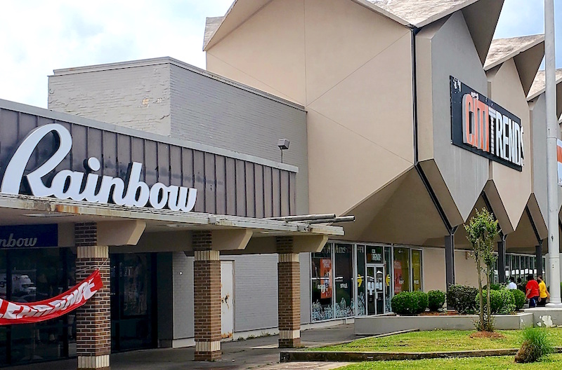 Retail in Jefferson Square comes to life after lifted restrictions