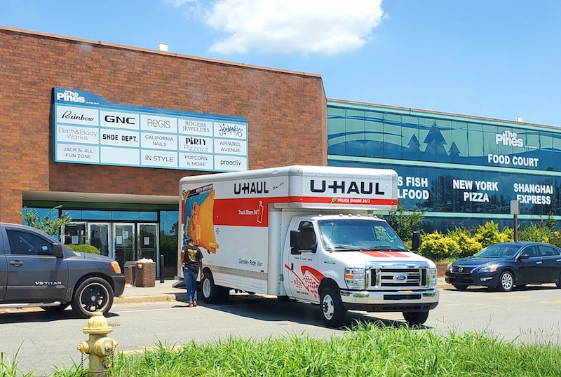 Tenants move out Sunday during mall foreclosure