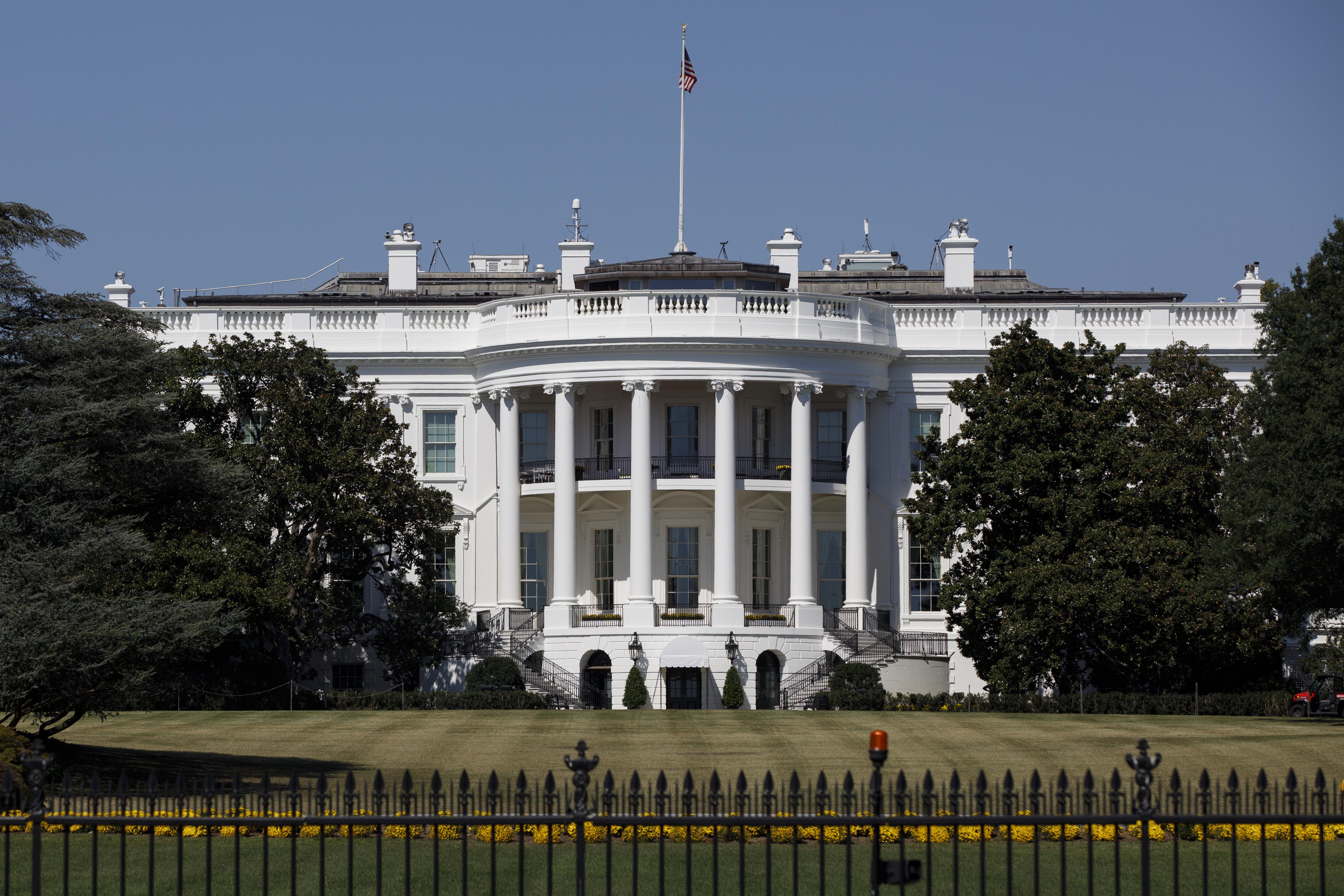 Trump-connected lobbyists reap windfall in COVID-19 boom