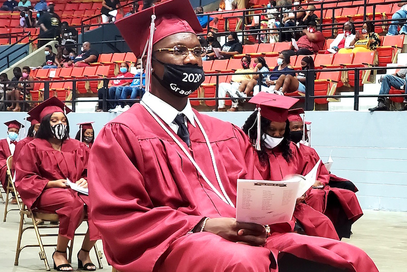 PBHS celebrates seniors with traditional graduation ceremony