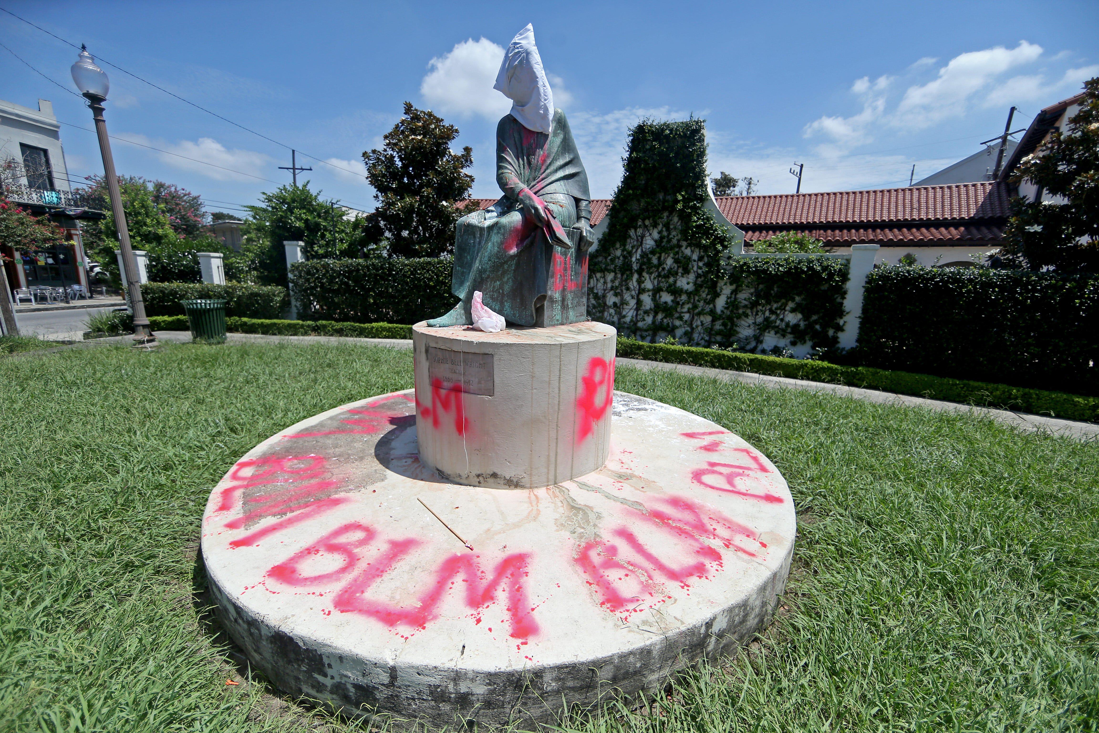 Confederate monuments in South remain in crosshairs