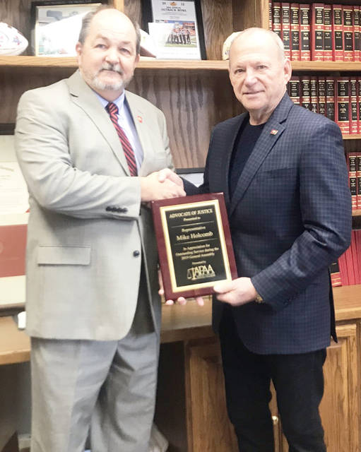 Prosecuting attorneys honor Rep. Mike Holcomb