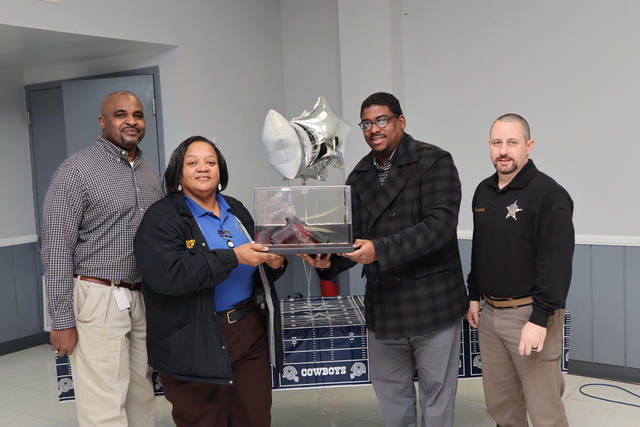Sheriff’s Lt. Dot Rowland retires from department