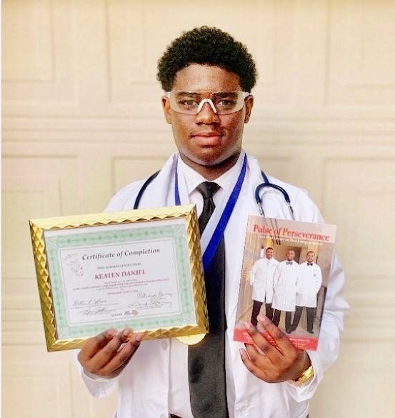 Ivy students graduate in virtual White Coat Ceremony