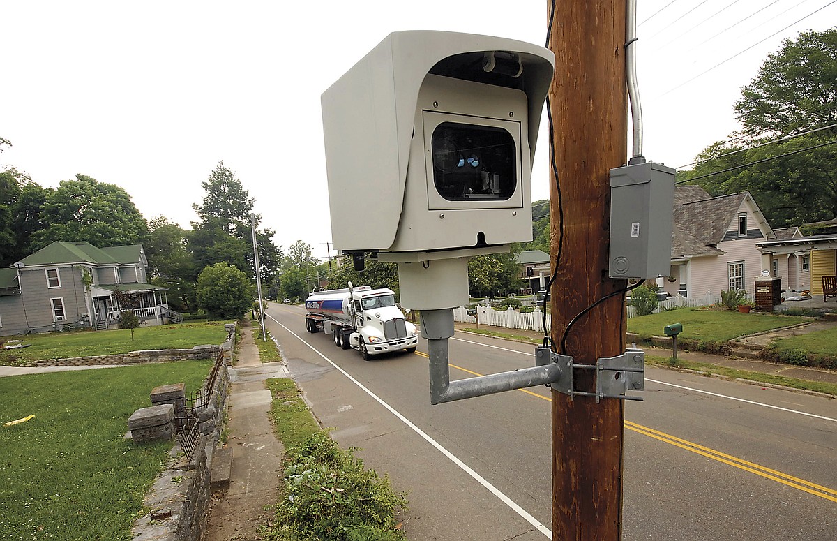 Unlikely allies moving to ban traffic cameras in Tennessee