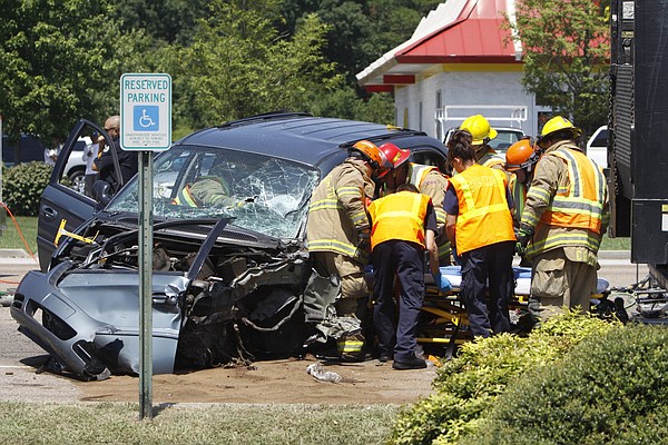 Driver OK after minivan crushed by truck on Amnicola Highway ...