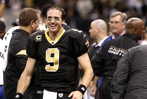 Drew Brees sets NFL single-season passing record