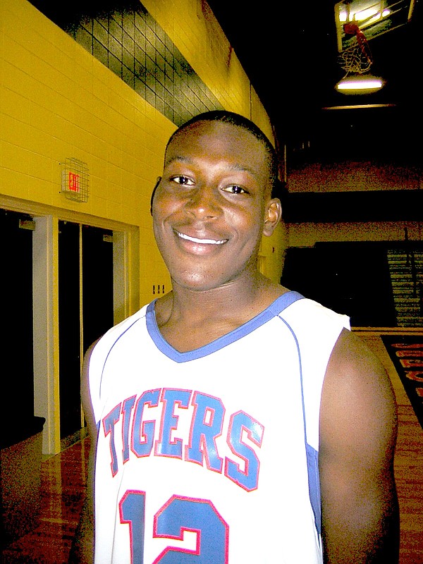 Chatt State getting Brainerd Panthers #39 Demetrius Kitchens Chattanooga